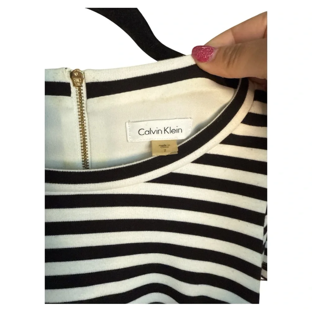 Calvin Klein Asymmetrical Hem Short Sleeve Striped Dress Women’s 2 Black White - Picture 2 of 3